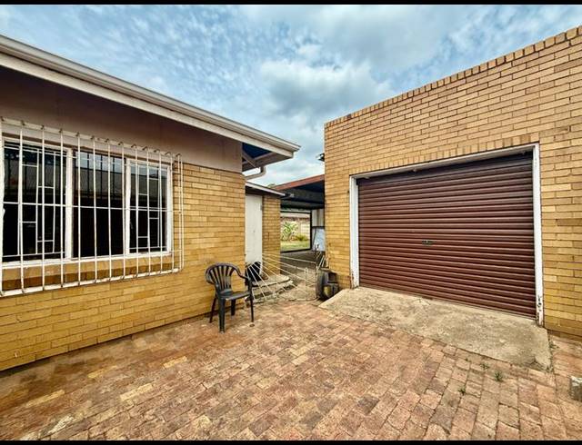 3 BEDROOM HOUSE FOR SALE IN VANDERBIJLPARK CE 2